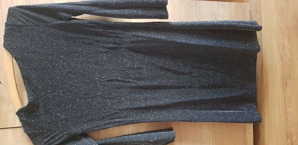 Sukienka przylegająca szary grafit z połyskująca nitka srebrną sexy