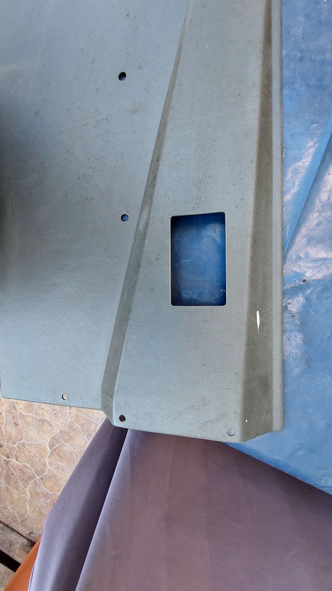 Forra de porta para UMM