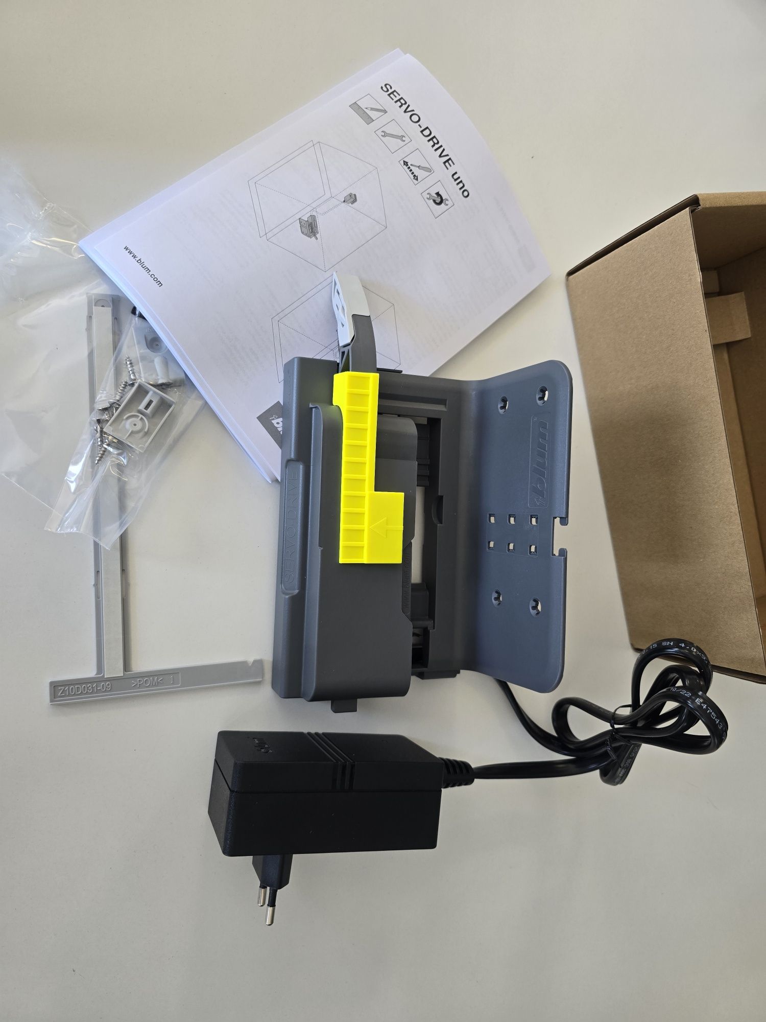 Servi-Dreve Uno BLUM Z10UB00EE