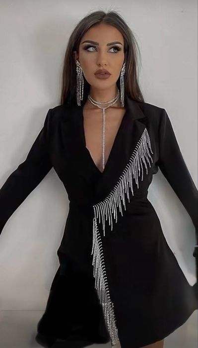 Стильний нарядний комбінезон з шортами