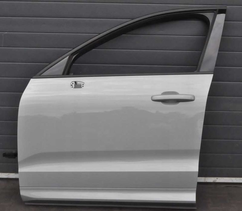 Двері передні задні ліві праві Volvo XC60 II  707 714 723 725 731 740