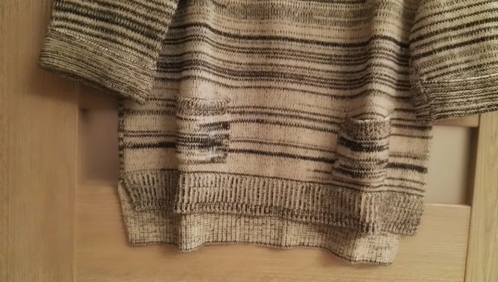 Elegancki z dłuższym tyłem modny sweterek sweter bluzka S/M