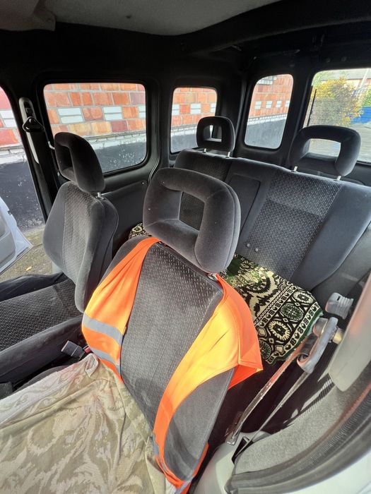 Рено кенго       .