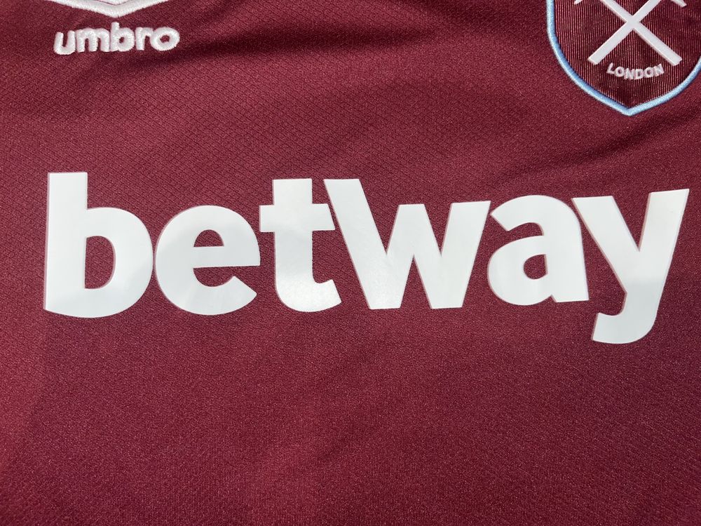 Camisola West Ham Lucas Paqueta Umbro