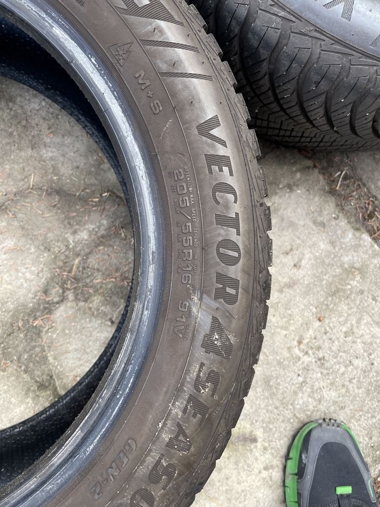 Goodyear Vector 4Seasons Gen-2 205/55 R16 91V