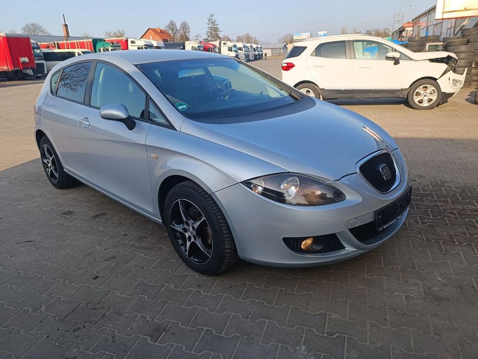 Seat Leon z Niemiec 2.0 ben 140 tys km navi kamera klima elektryka