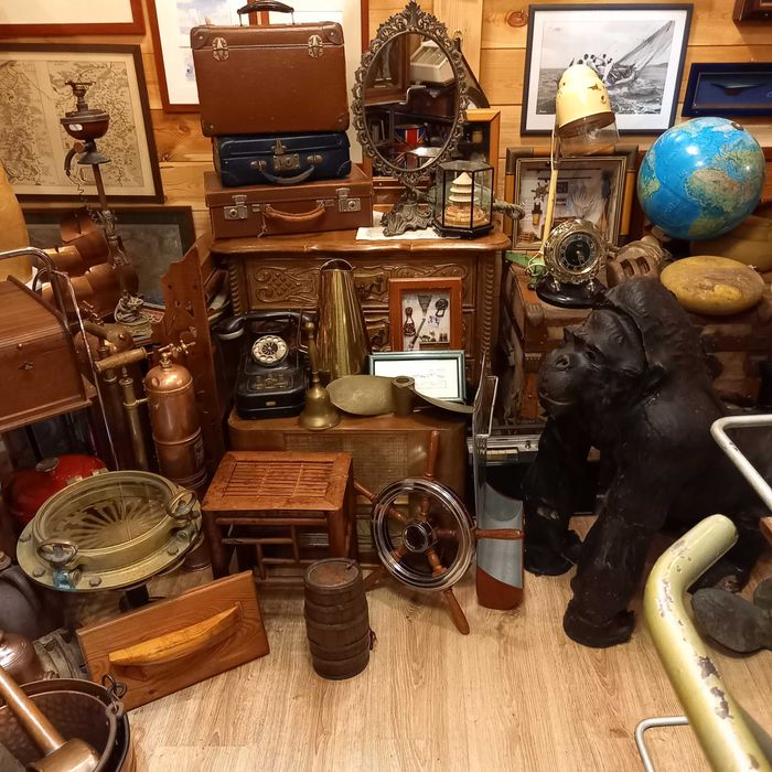 Osobliwości antyki starocie marynistyka przedmioty vintage