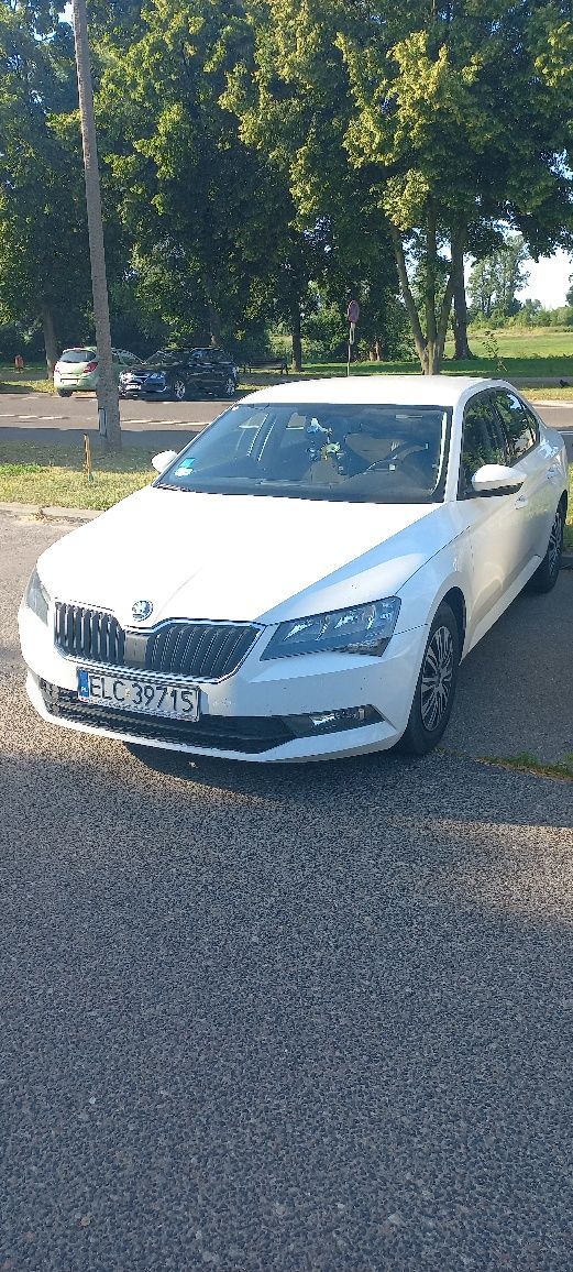 Skoda Superb III generacji 3T