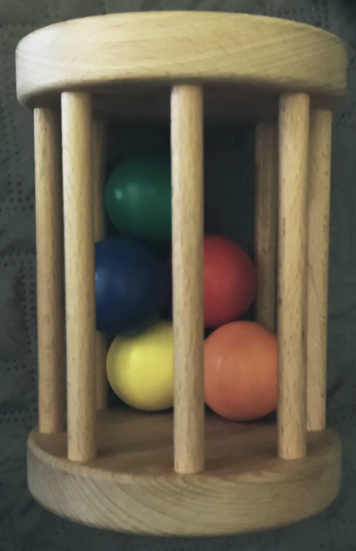 Cylinder z kulkami - zabawka Montessori