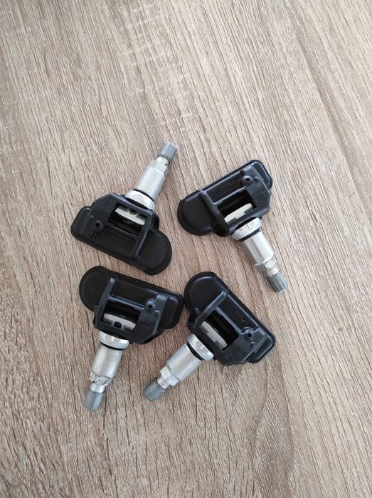 Válvulas de pneu, Mercedes com sensor de pressão de ar.