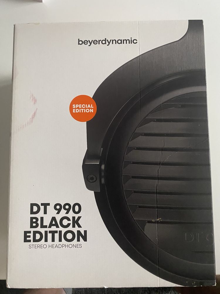 Beyerdynamic DT990 Black Special Edition