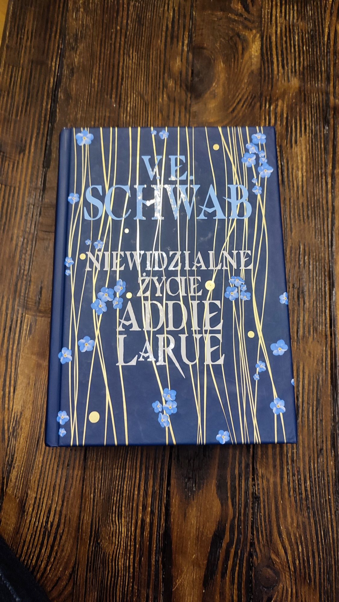 Książka V.e. schwab niewidzialne życie addie larue