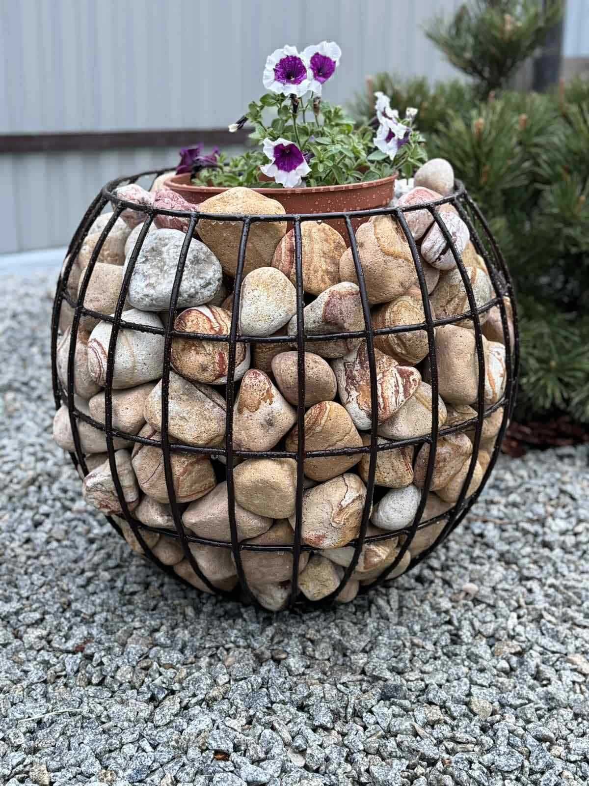 Клумба кругла. Габіон.
