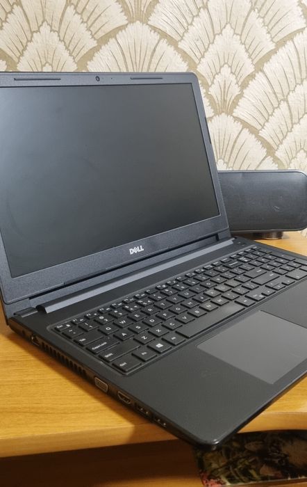 Ноутбук Dell i3-7130 8gb ddr4 128ssd