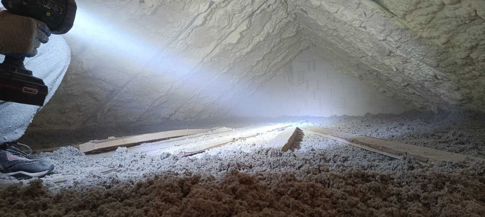 Ocieplanie celulozą, Ocieplanie pianką PUR, naprawa dachów po kunach