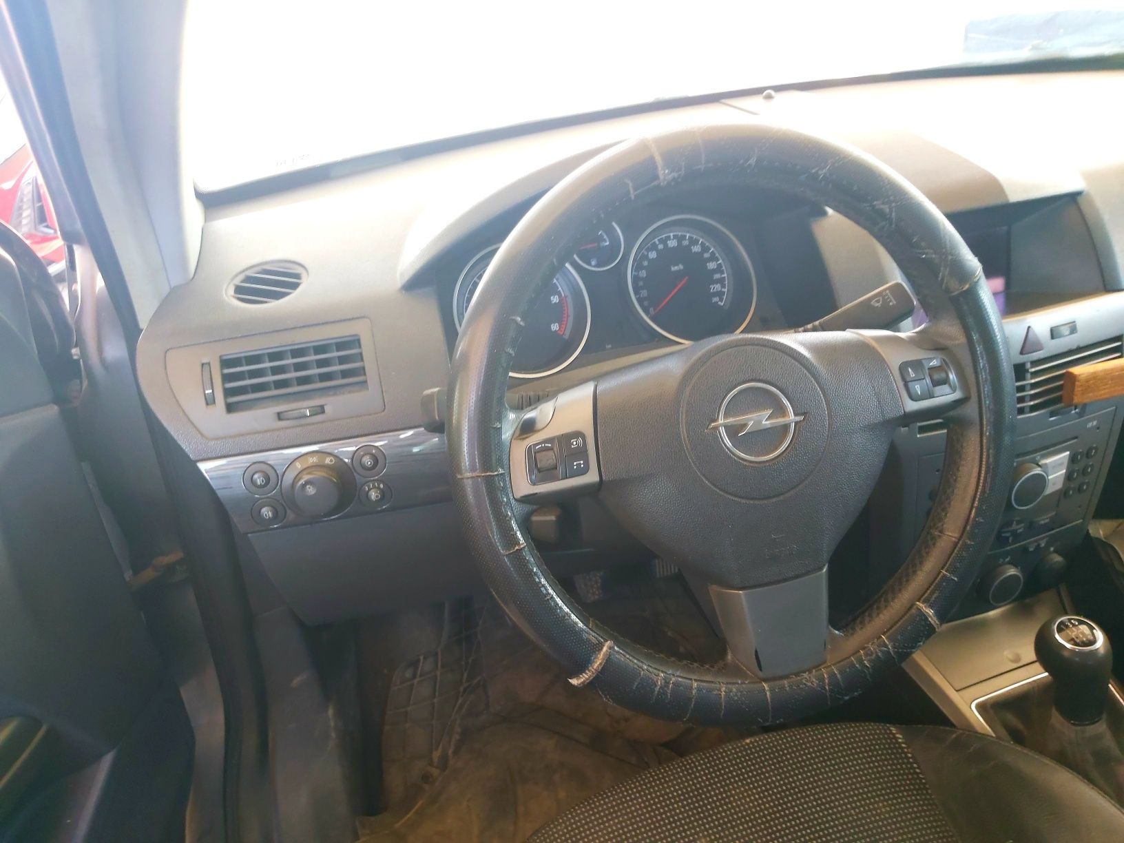 Opel Astra 1.7cdti ano 2005 vendo inteira para peças ou quem quiser ar