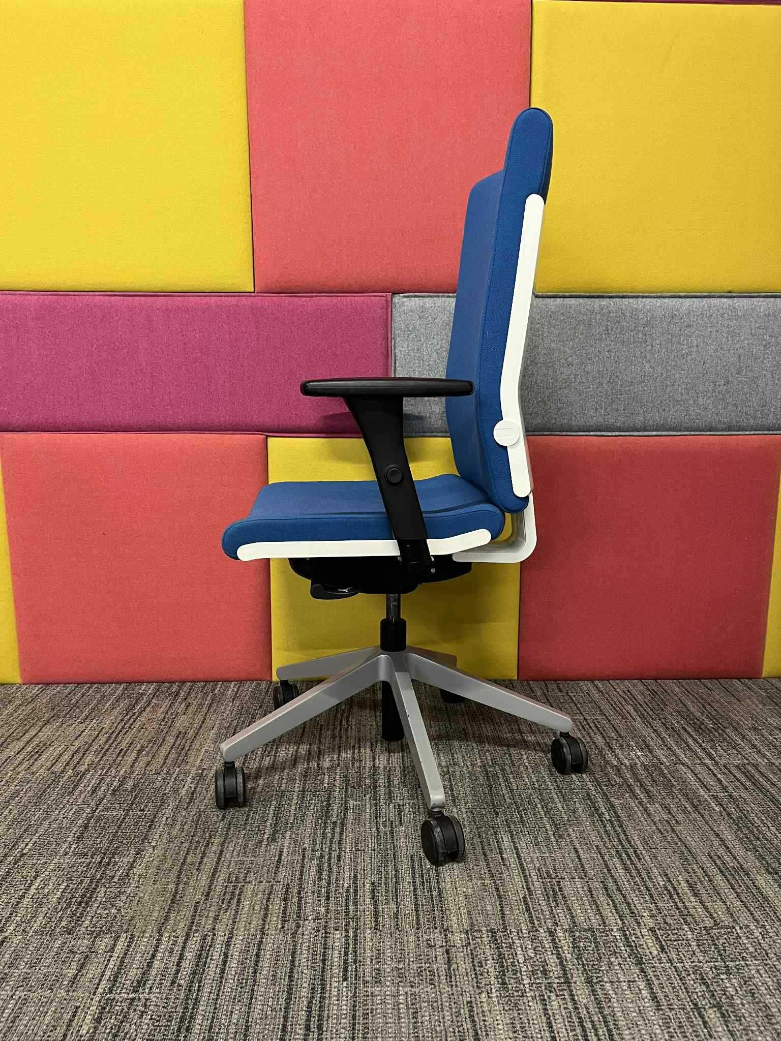 Fotel biurowy obrotowy ergonomiczny Nowy Styl Belite okazja!
