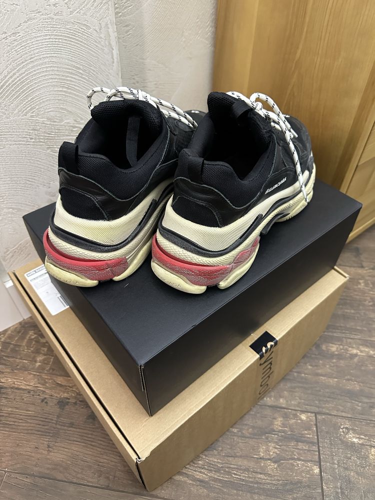 Balenciaga triple s