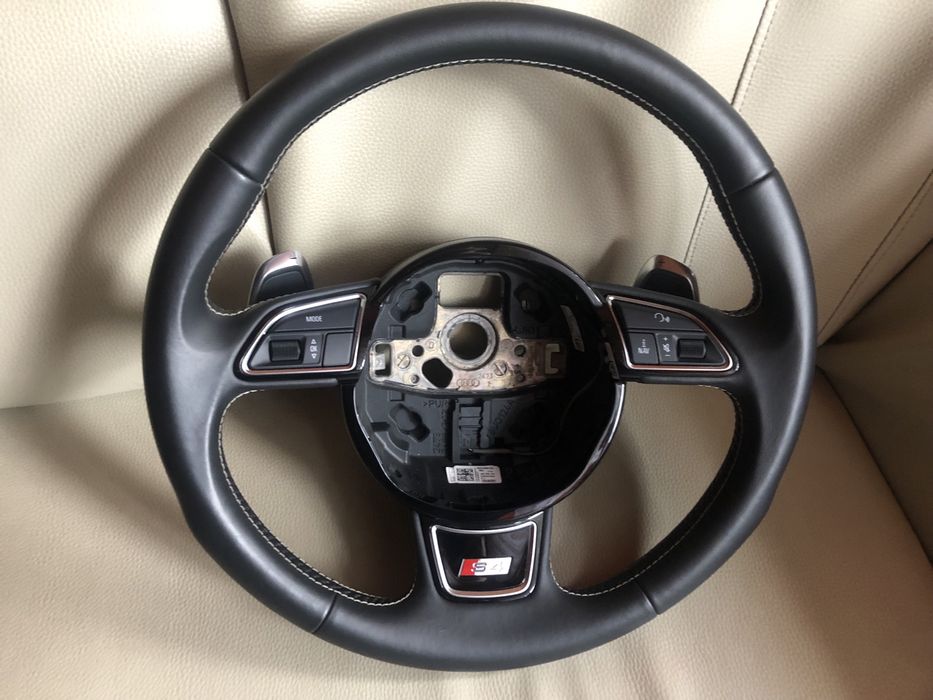 Kierownica Audi S4 łopatki