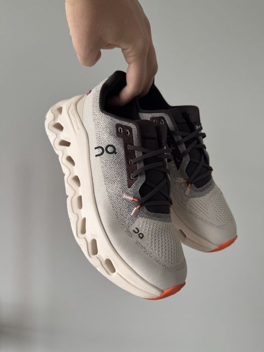 ON Running Cloudtilt  в 2 кольорах 36-41