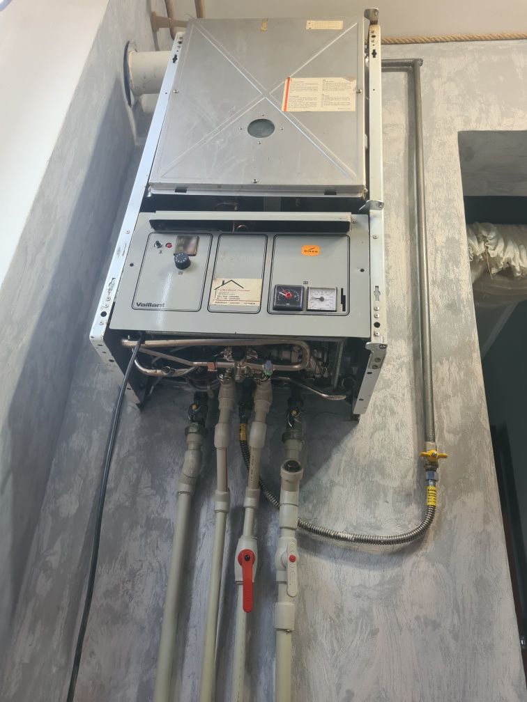 Продам газовый котел Vaillant t4