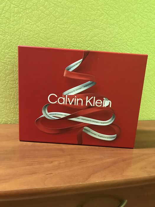 Коробка від парфюмів Calvin Klein