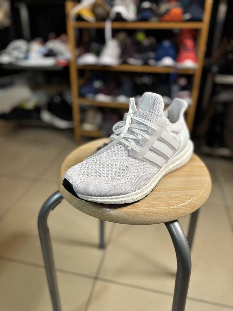 Кросівки Adidas Ultraboost 1.0. Розмір в наявності 41 1/4(26 см)