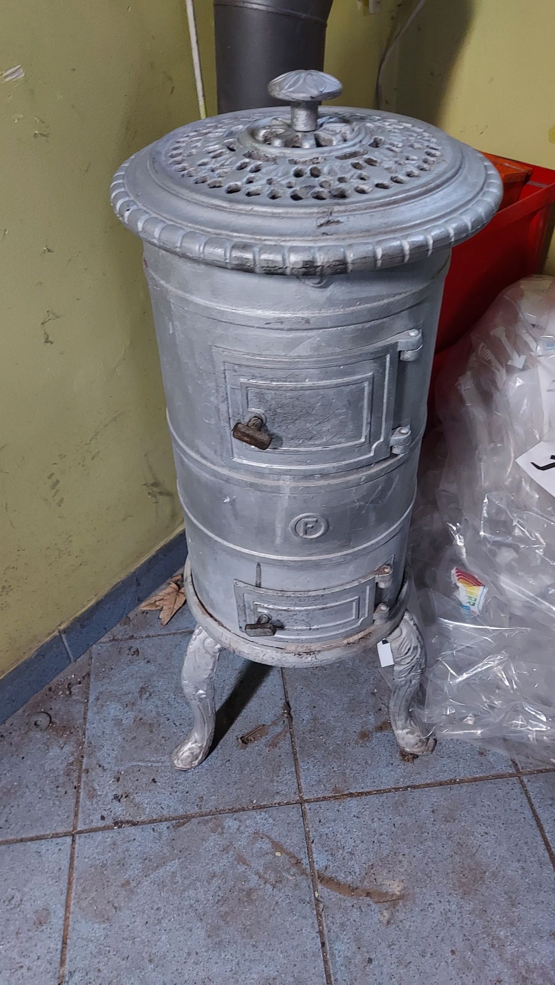 Piec węglowy wolnostojący 6-8 kW