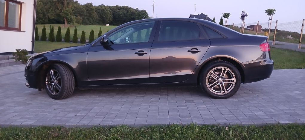 Audi A4 B8 2.0TDI Led Bi Xenon sedan
