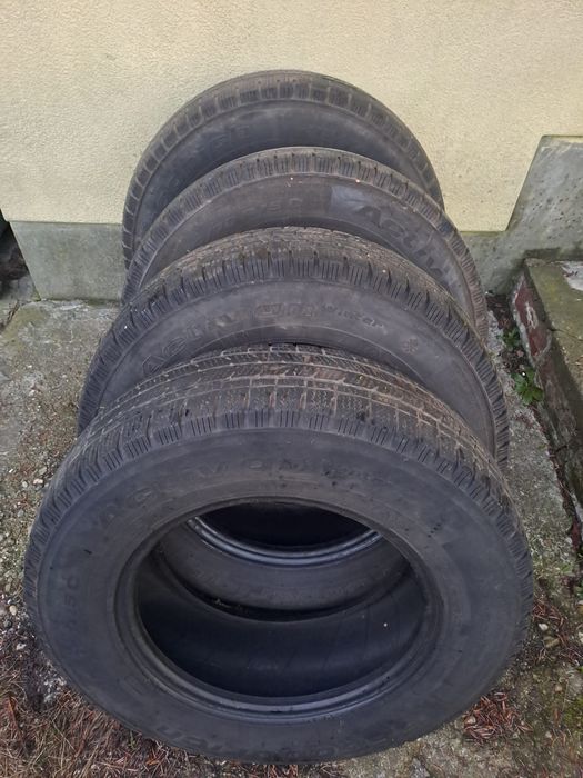 Komplet opon zimowych Goodrich Activan 215/70/15C