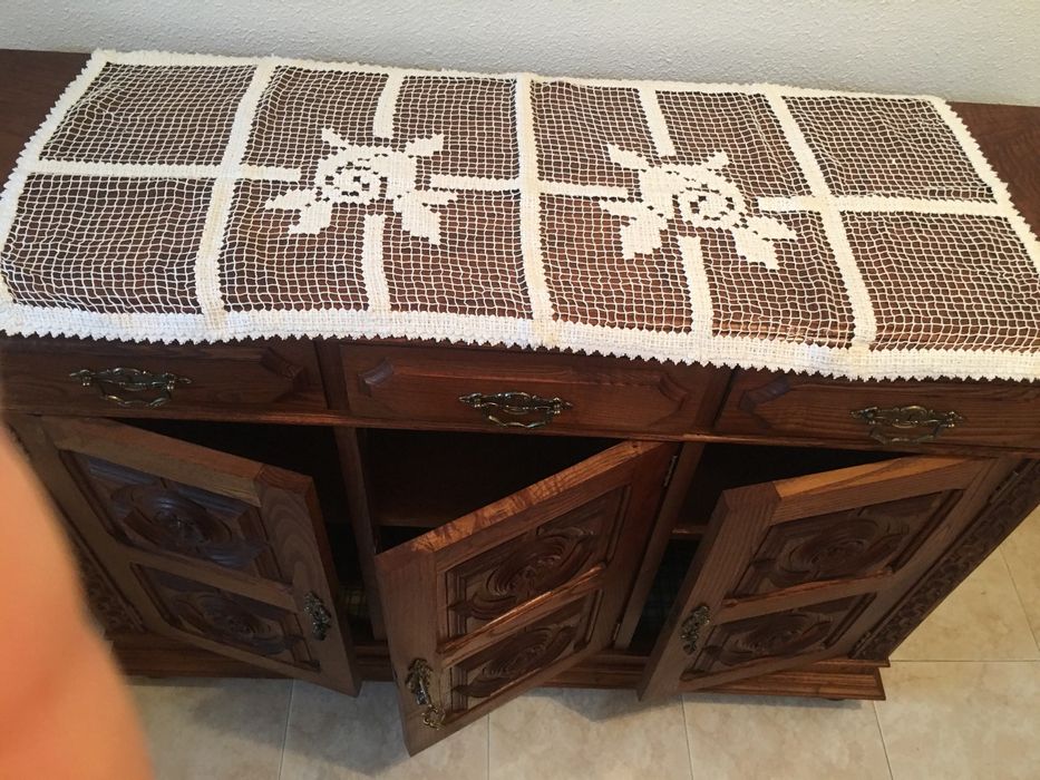 Naperons em renda filé e muito antigos