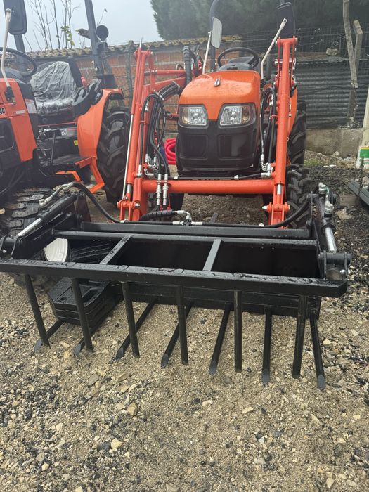 Trator Hinomoto TD40 HIDROSTATICO NOVO com carregador