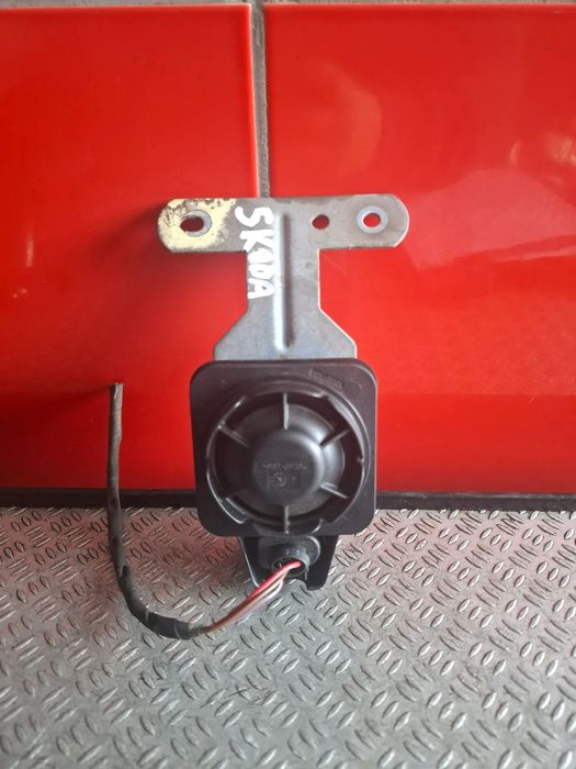 Sygnał dźwiękowy alarm mocowanie Skoda Octavia III nr 5G0951227B