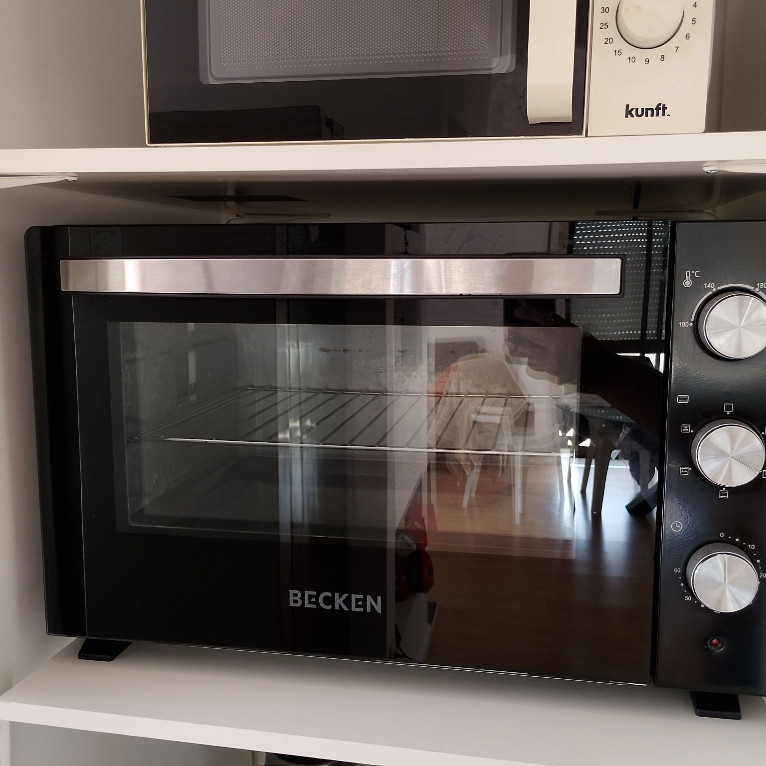 Forno da marca Becken