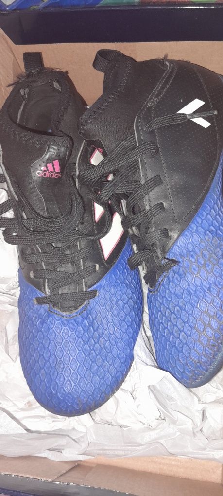 Buty na piłkę 36