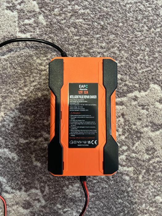 Розумний зарядний пристрій 12v/12A