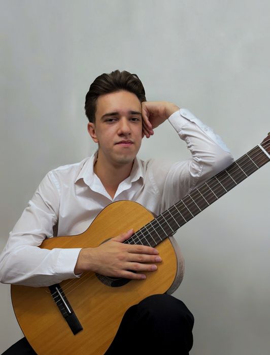 ВИКЛАДАЧ ГІТАРИ – Приватні уроки для дітей та дорослих!