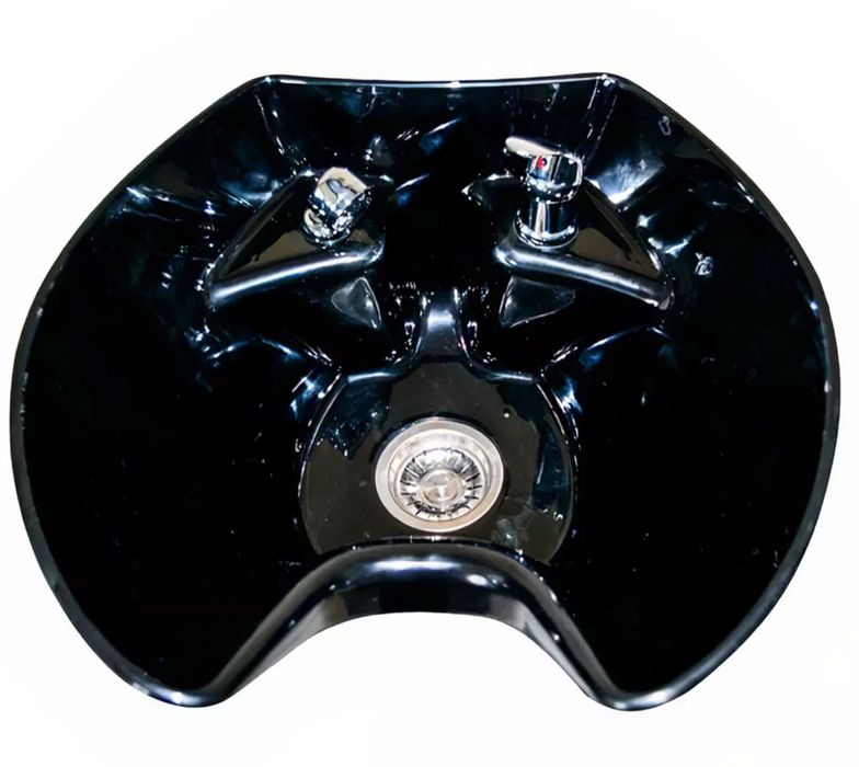 Продаю всі меблі з салону краси