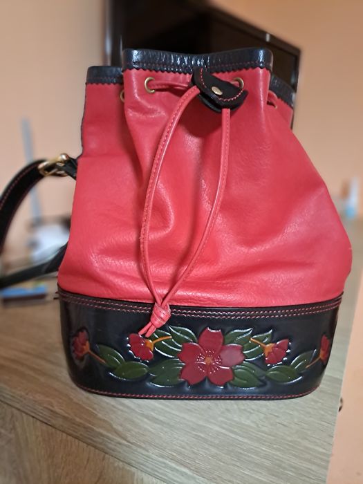 Жіноча сумочка шкіряна