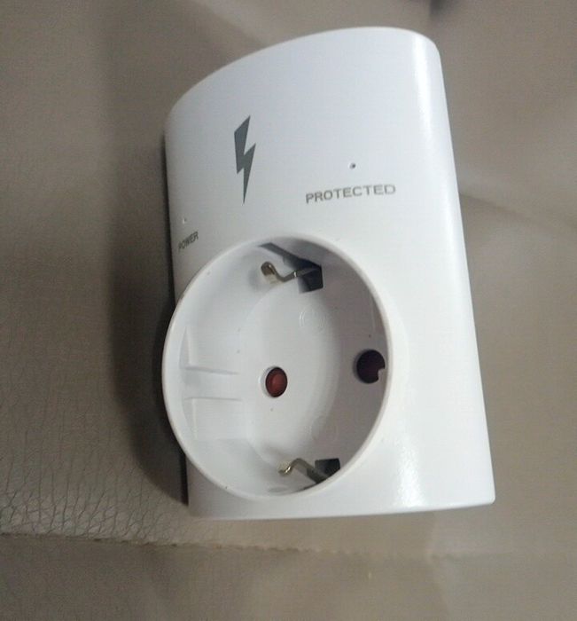 Адаптер реле з контролем напруги напряжения