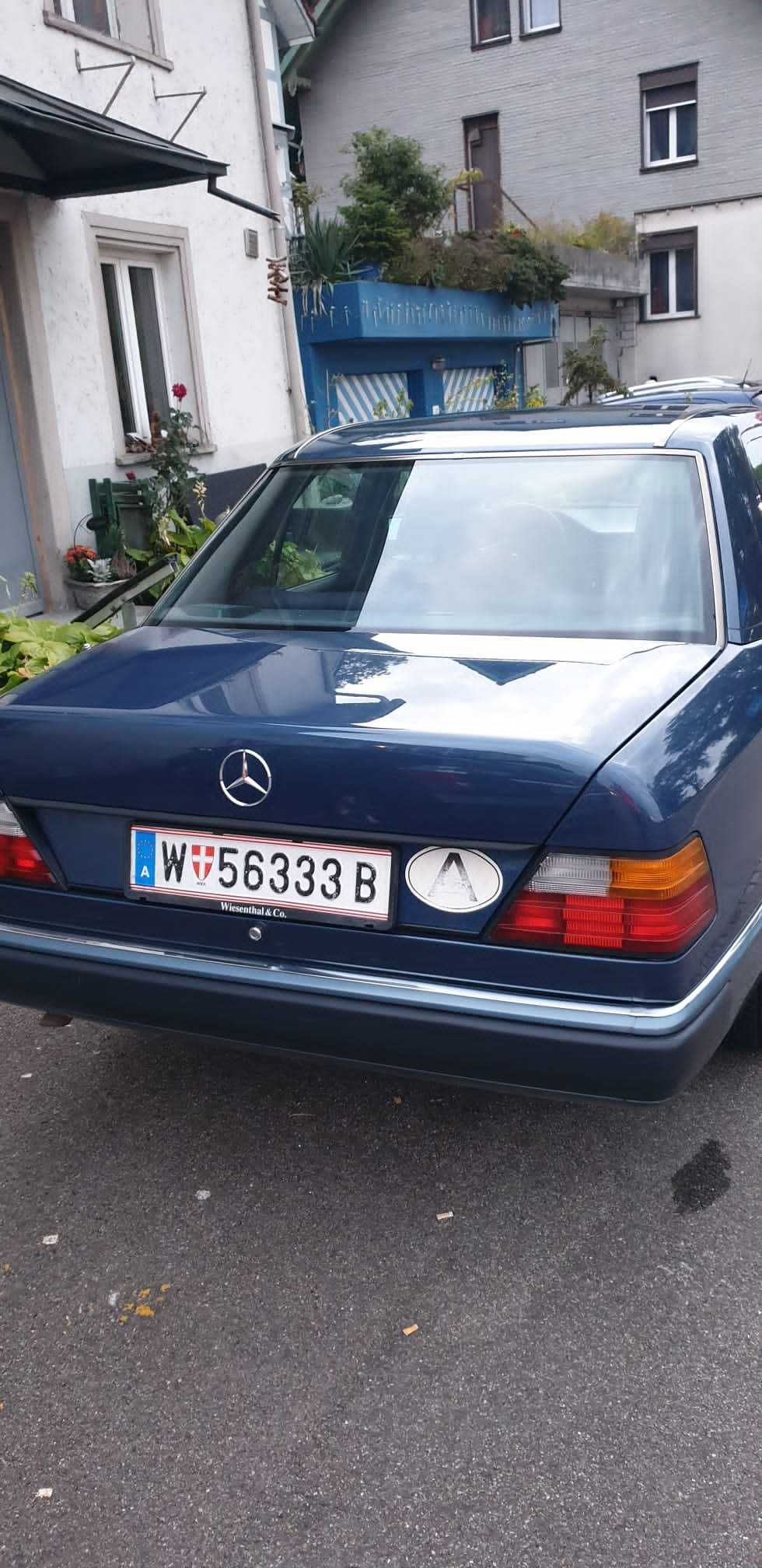 Mercedes-Benz  W 124 2,3 benz 1989 rok stan kolekcjonerski 132 tyś km.