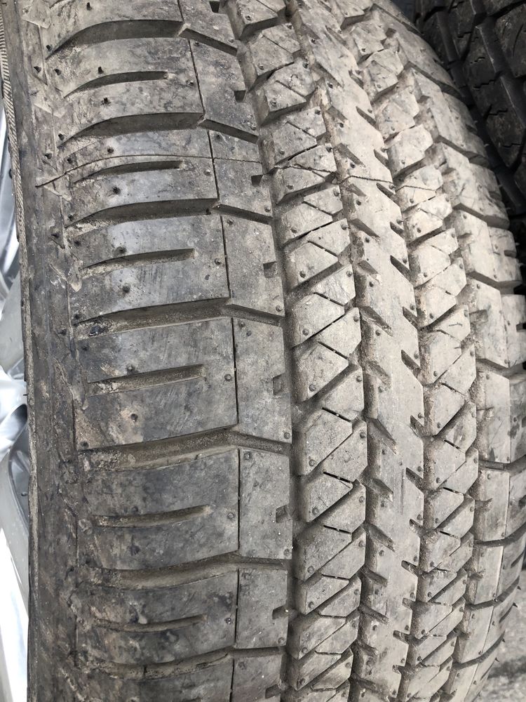 6/139/22 infiniti nassan  275/50/22 bridgestone dueler ht 684