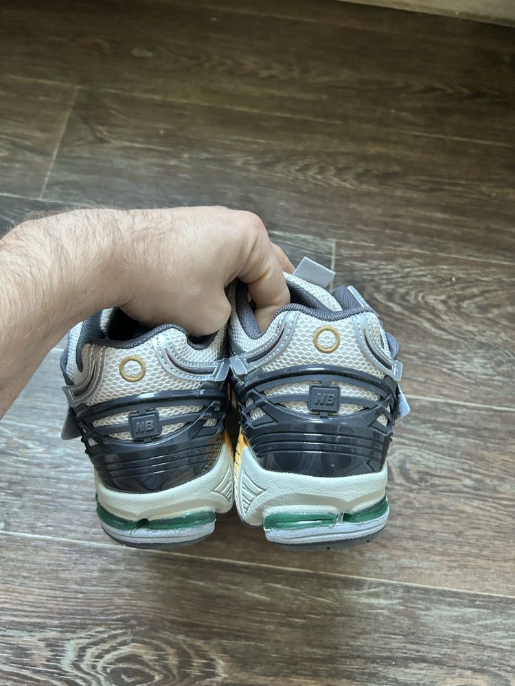 Чоловічі кросівки New Balance 1906A