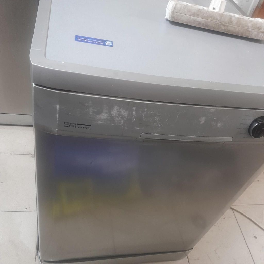 Maquina de lavar fagor
3 cestos para loiça 
A trabalhar Possibilidade