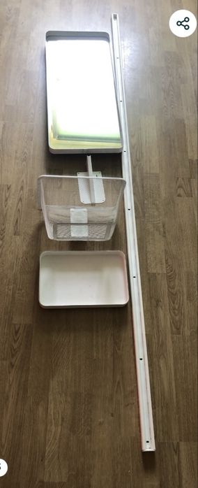 Lustro ścienne z półką i koszykiem Ikea