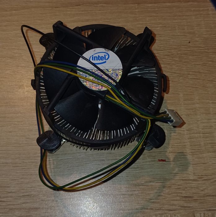 Wentylator z radiatorem z intel