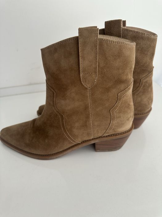 Замшевые ботинки казаки