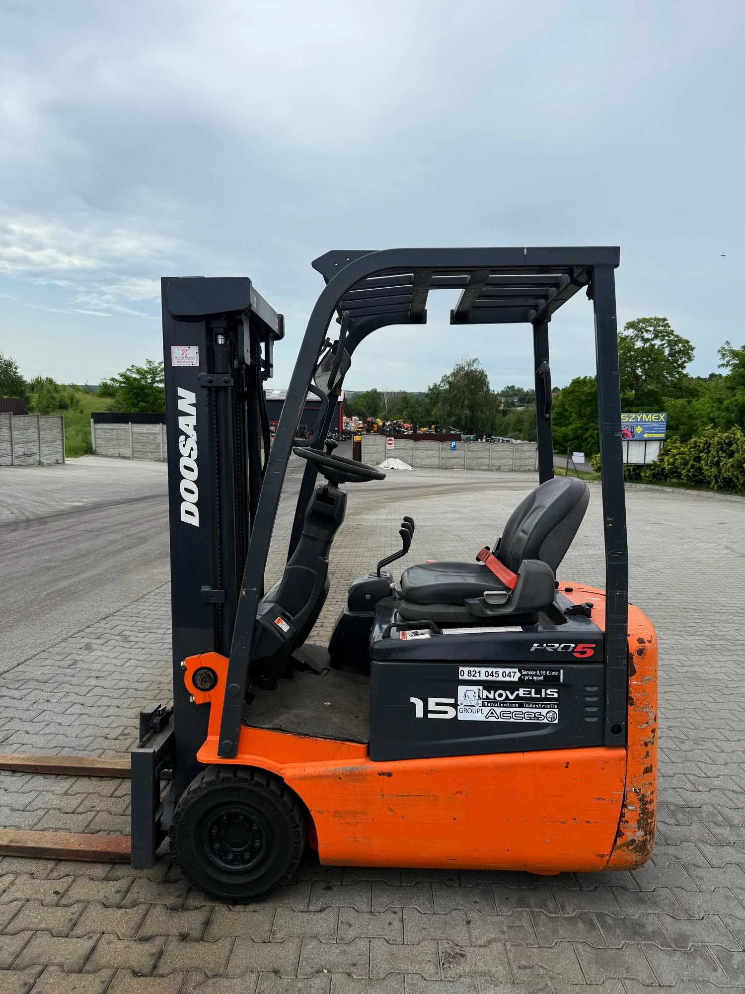 wózek widłowy elektryczny DOOSAN B15R-5 3-kołowy 2014r przesuw 4000mtg