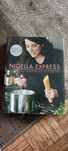Książka kucharska Nigella Express z dedykacją
