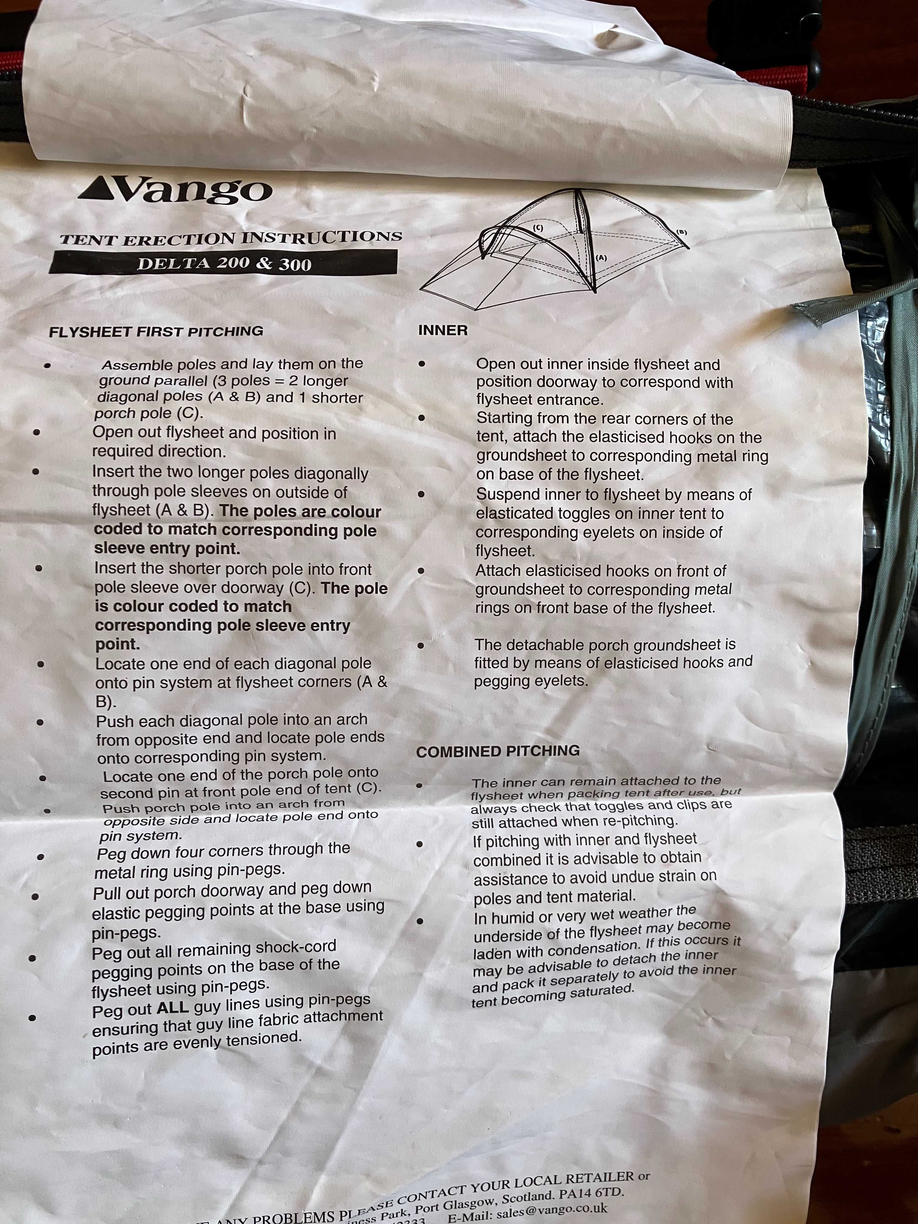 Kit campismo, com tenda, saco cama e vários utensílios necessários